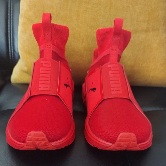 Women's PUMA Fierce 2, NWOT, Red Sneakers - Picture 4 of 11